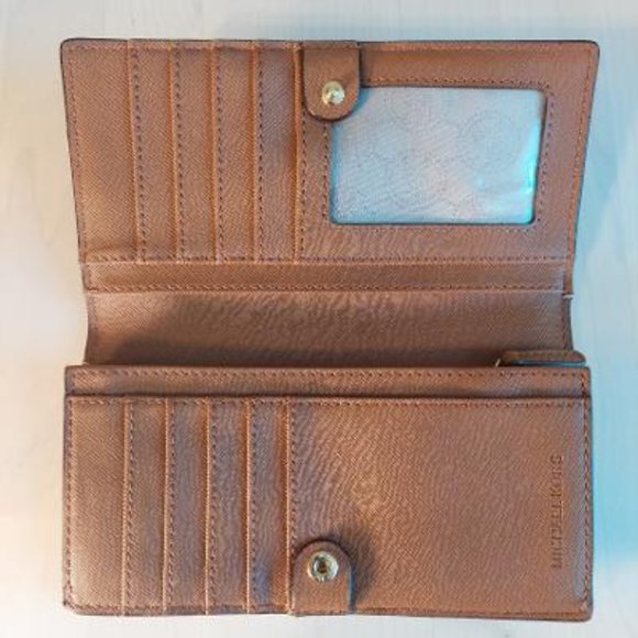 Michael Kors Vanilla Satchel w/ Wallet - Picture 5 of 5